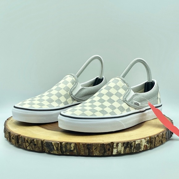 VANS Women’s Classic Checkered Slip On - Picture 2 of 10